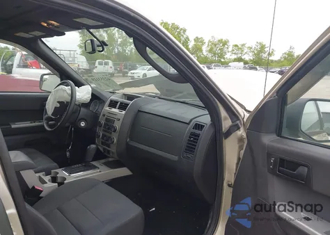 2011 Ford Escape Xlt из США, поврежденный, VIN 1FMCU0D76BKB02169